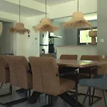 Maison Avec Terrasse En Bois Et Piscine * Varaire