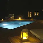 וילה Maison Avec Terrasse En Bois Et Piscine *