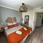 Maison Avec Terrasse En Bois Et Piscine * Varaire