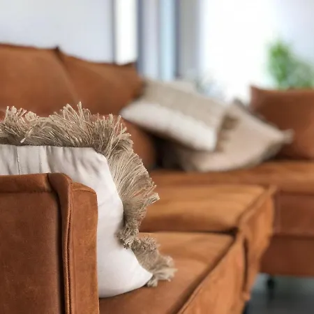 Villa Maison Avec Terrasse En Bois Et Piscine *