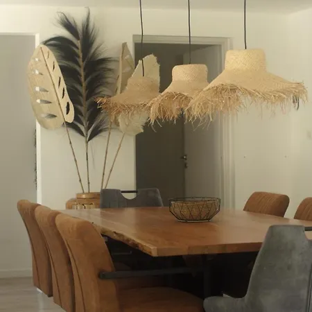 Maison Avec Terrasse En Bois Et Piscine Villa Varaire