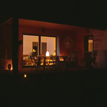 Maison Avec Terrasse En Bois Et Piscine Villa