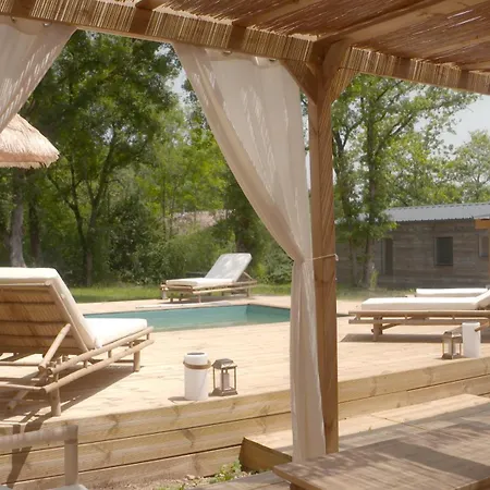 Maison Avec Terrasse En Bois Et Piscine * Varaire