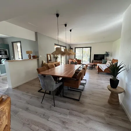 Maison Avec Terrasse En Bois Et Piscine * Varaire
