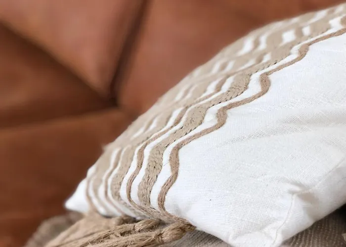 Maison Avec Terrasse En Bois Et Piscine Вилла