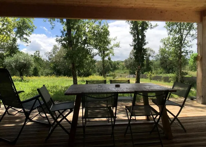 Maison Avec Terrasse En Bois Et Piscine *