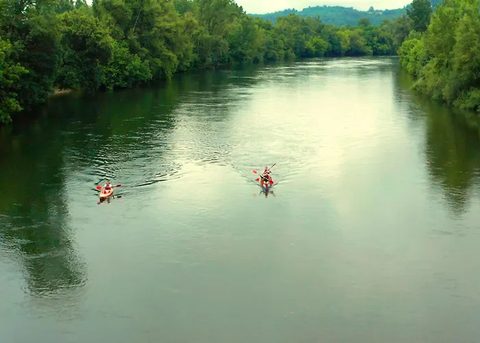 Maison Avec Terrasse En Bois Et Piscine Вилла Varaire