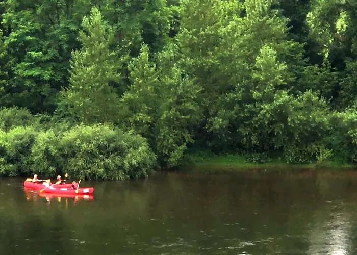 Maison Avec Terrasse En Bois Et Piscine Вилла *