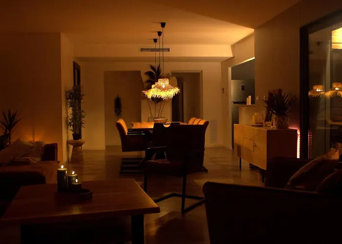 Maison Avec Terrasse En Bois Et Piscine Varaire