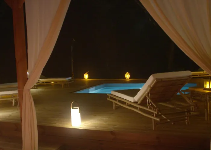 Maison Avec Terrasse En Bois Et Piscine Вилла