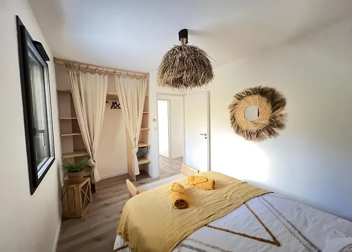 Maison Avec Terrasse En Bois Et Piscine Вилла